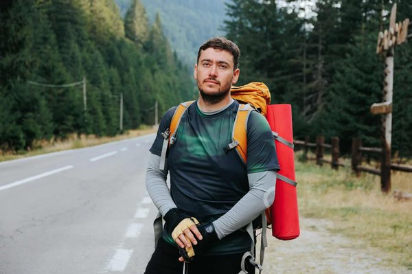 Comment planifier une expédition pour observer les ours bruns dans le parc national de Katmai, Alaska?